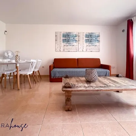Aurora House קורלחו